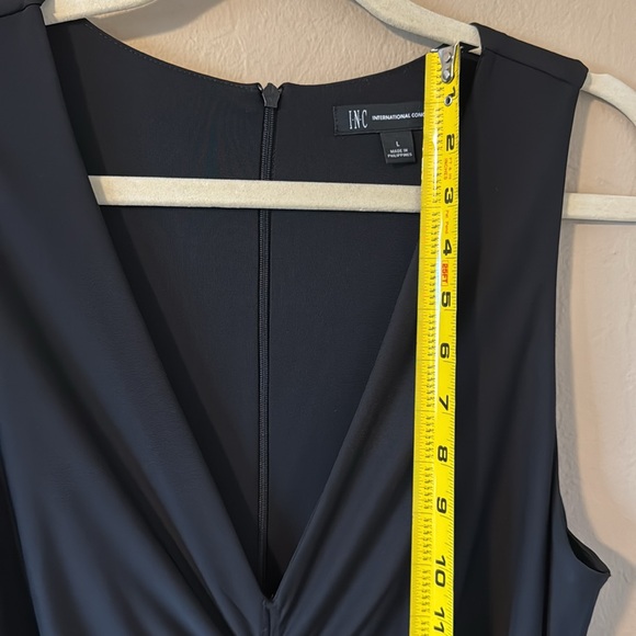 Inc Women’s Black Midi Knit Vneck Dress With Ruching Front sleeveless New Large - Picture 9 of 13